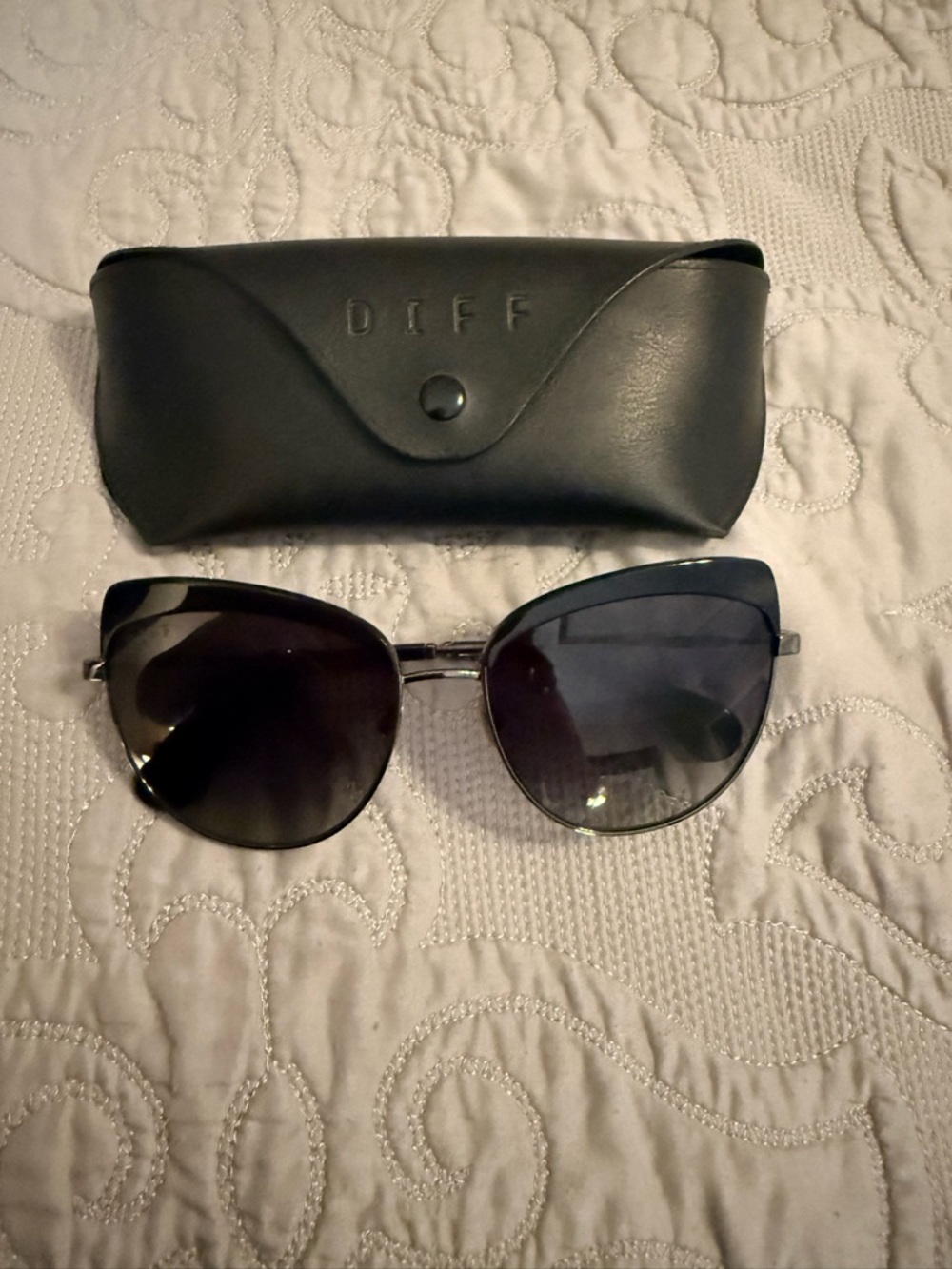 DIFF Eyewear Cat Eye Sunglasses Black Gradient Lens + Case